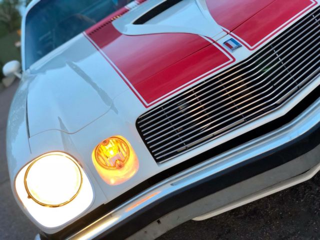 1977 White Chevrolet Camaro