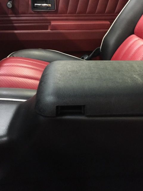1977 White Chevrolet Camaro