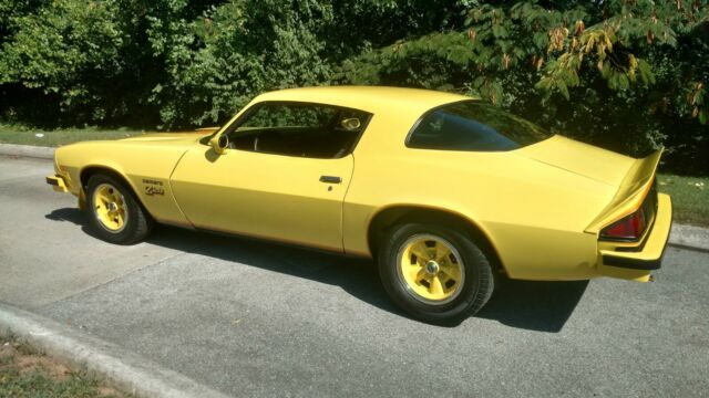 1977 Yellow Chevrolet Camaro Coupe
