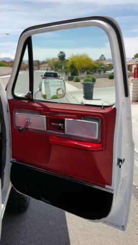 1977 White Chevrolet C-10 Standard Cab Pickup