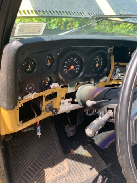 1977 Yellow Chevrolet C-10