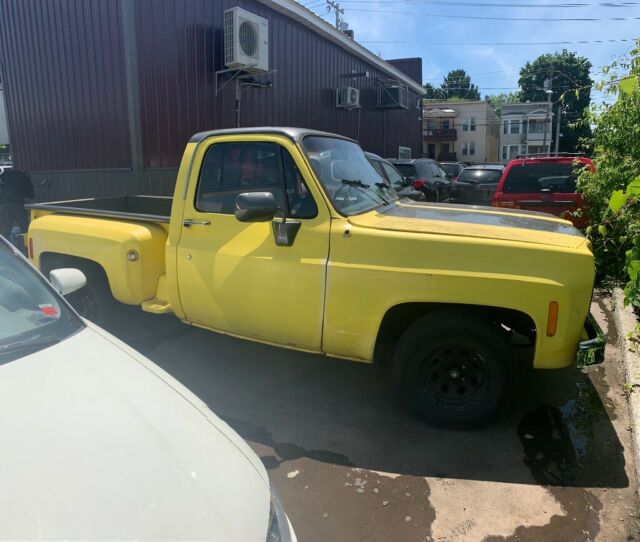 1977 Yellow Chevrolet C-10