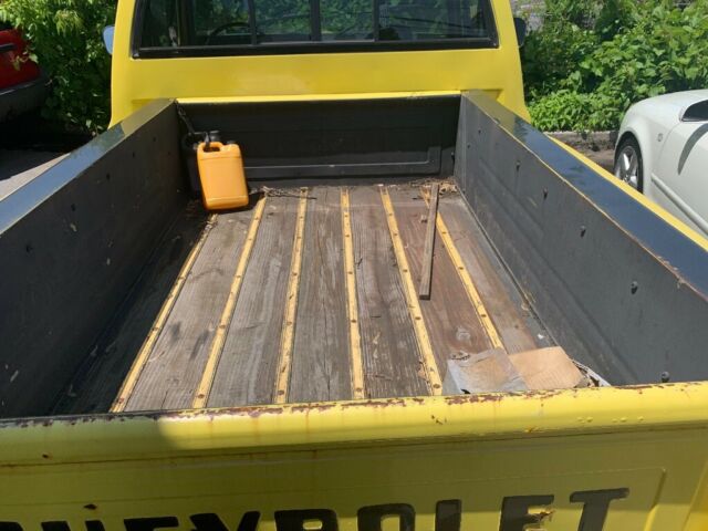 1977 Yellow Chevrolet C-10