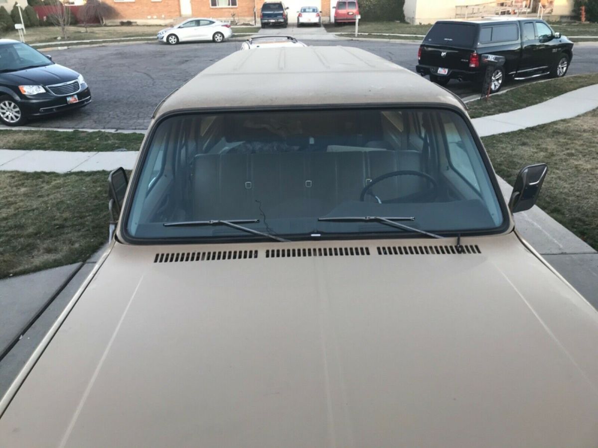 1977 TWO TONE Chevrolet Suburban