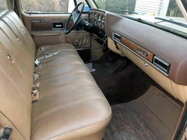 1977 TWO TONE Chevrolet Suburban