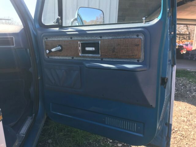 1977 Blue/White Chevrolet C-10 Pickup