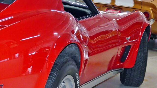 1977 Red Chevrolet Corvette 2 DR T-Top
