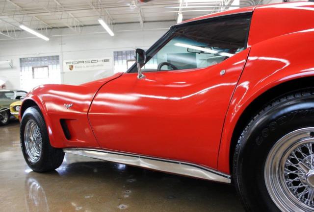 1977 Red Chevrolet Corvette L82