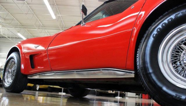 1977 Red Chevrolet Corvette L82