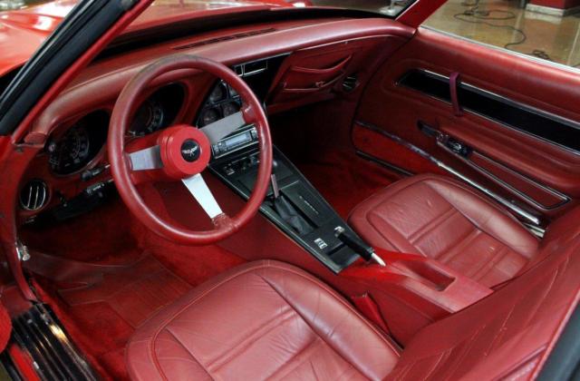 1977 Red Chevrolet Corvette L82