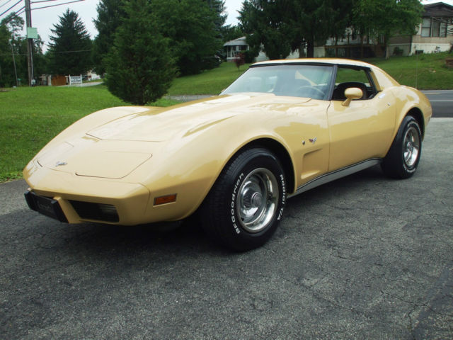 1977 Tan Chevrolet Corvette Coupe