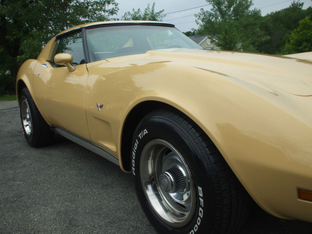 1977 Tan Chevrolet Corvette Coupe