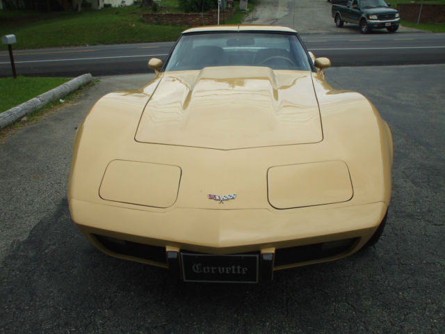 1977 Tan Chevrolet Corvette Coupe