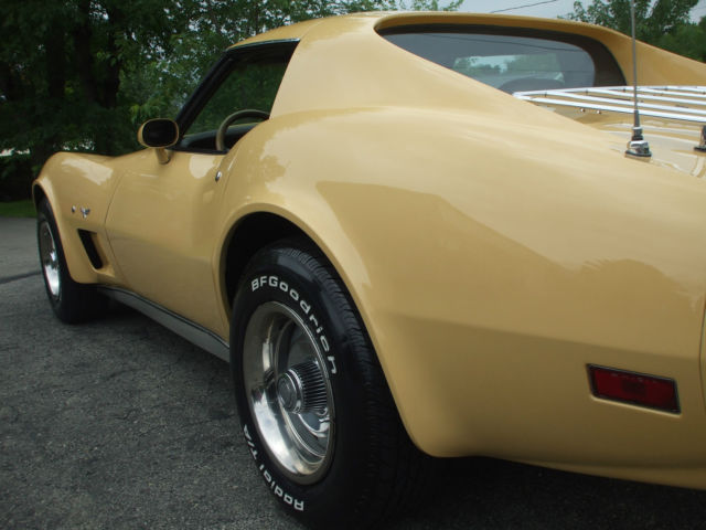 1977 Tan Chevrolet Corvette Coupe