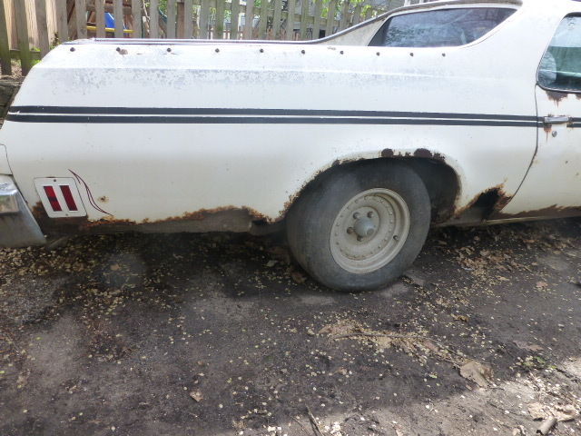 1977 White Chevrolet El Camino Truck