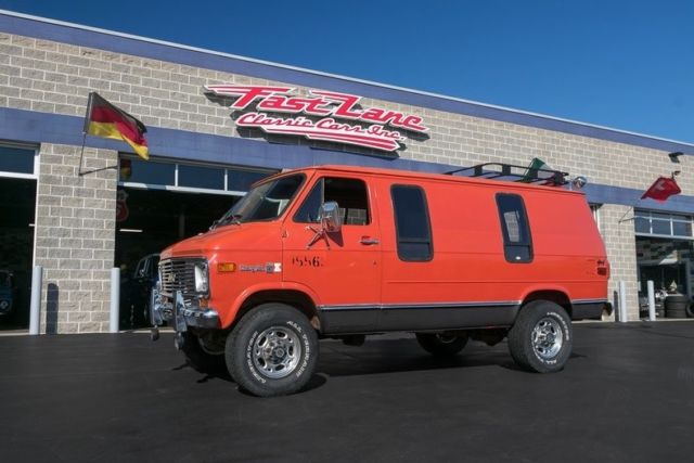 1977 Red Chevrolet G30 Minivan/Van