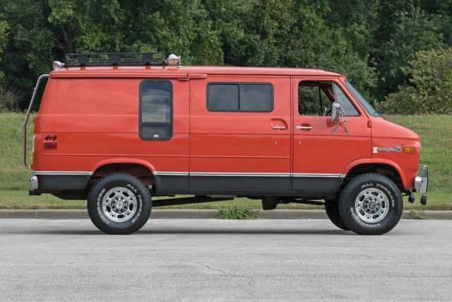 1977 Red Chevrolet G30 Minivan/Van