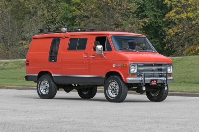 1977 Red Chevrolet G30 Minivan/Van
