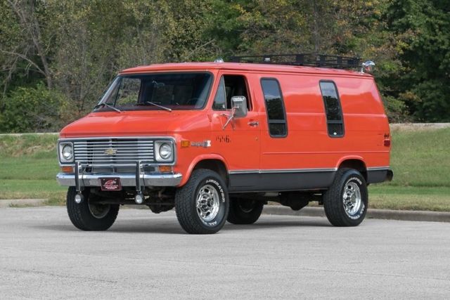 1977 Red Chevrolet G30 Minivan/Van