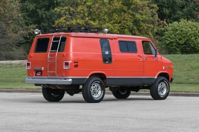 1977 Red Chevrolet G30 Minivan/Van