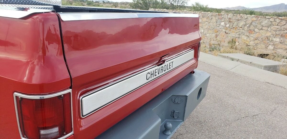 1977 Red Chevrolet K-20 Pickup