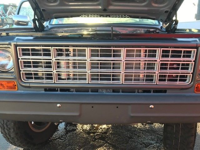 1977 Gray Chevrolet C-10 Pickup