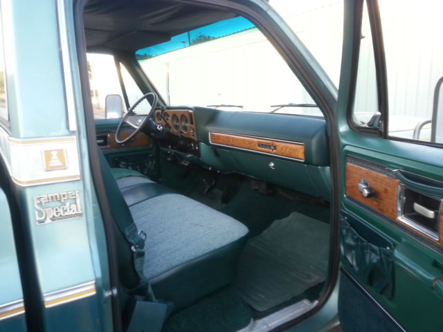 1977 SEAMIST GREEN/GREEN Chevrolet C/K Pickup 2500 STANDARD CAB PICKUP