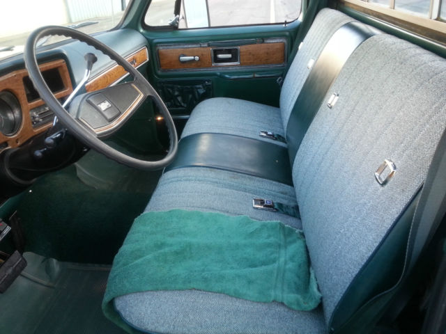 1977 SEAMIST GREEN/GREEN Chevrolet C/K Pickup 2500 STANDARD CAB PICKUP