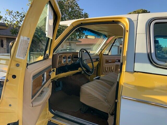 1977 Yellow Chevrolet Blazer