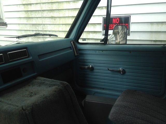 1977 White Chevrolet G20 Van