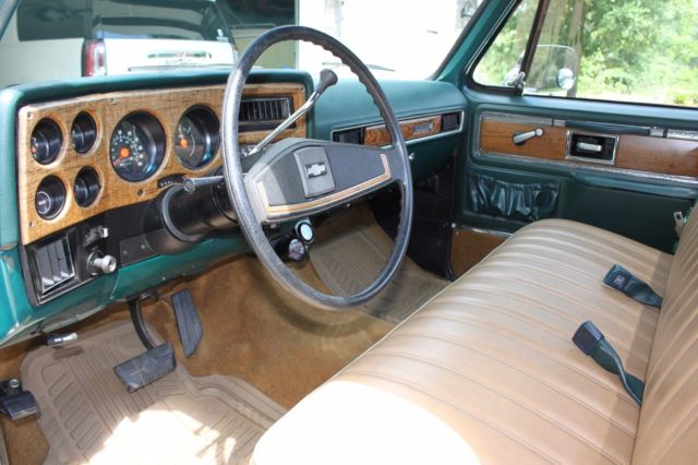 1977 Holly Green Chevrolet C-10 Standard Cab Pickup