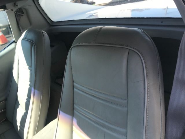 1977 White Chevrolet Corvette Coupe