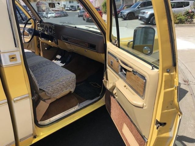 1977 Yellow/white /yellow Chevrolet C-10 Truck