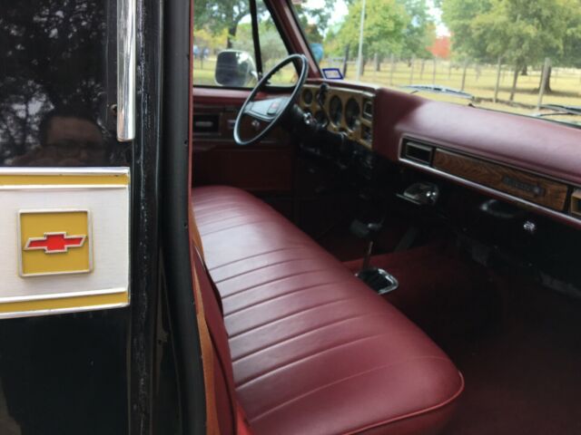 1977 Black Chevrolet C-10 SWB