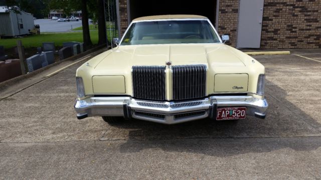1977 Yellow Chrysler New Yorker Coupe
