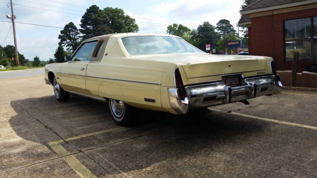 1977 Yellow Chrysler New Yorker Coupe