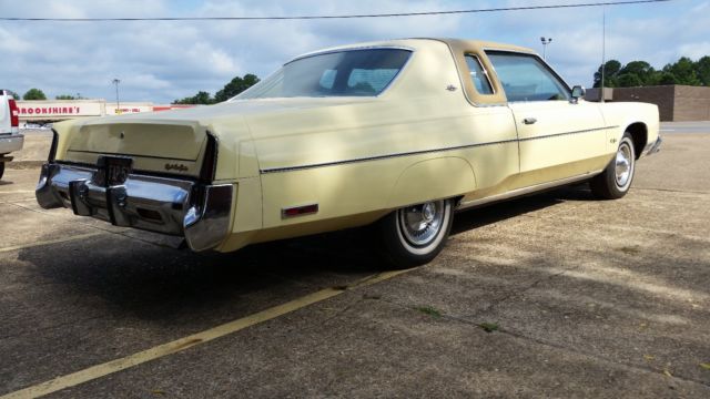 1977 Yellow Chrysler New Yorker Coupe