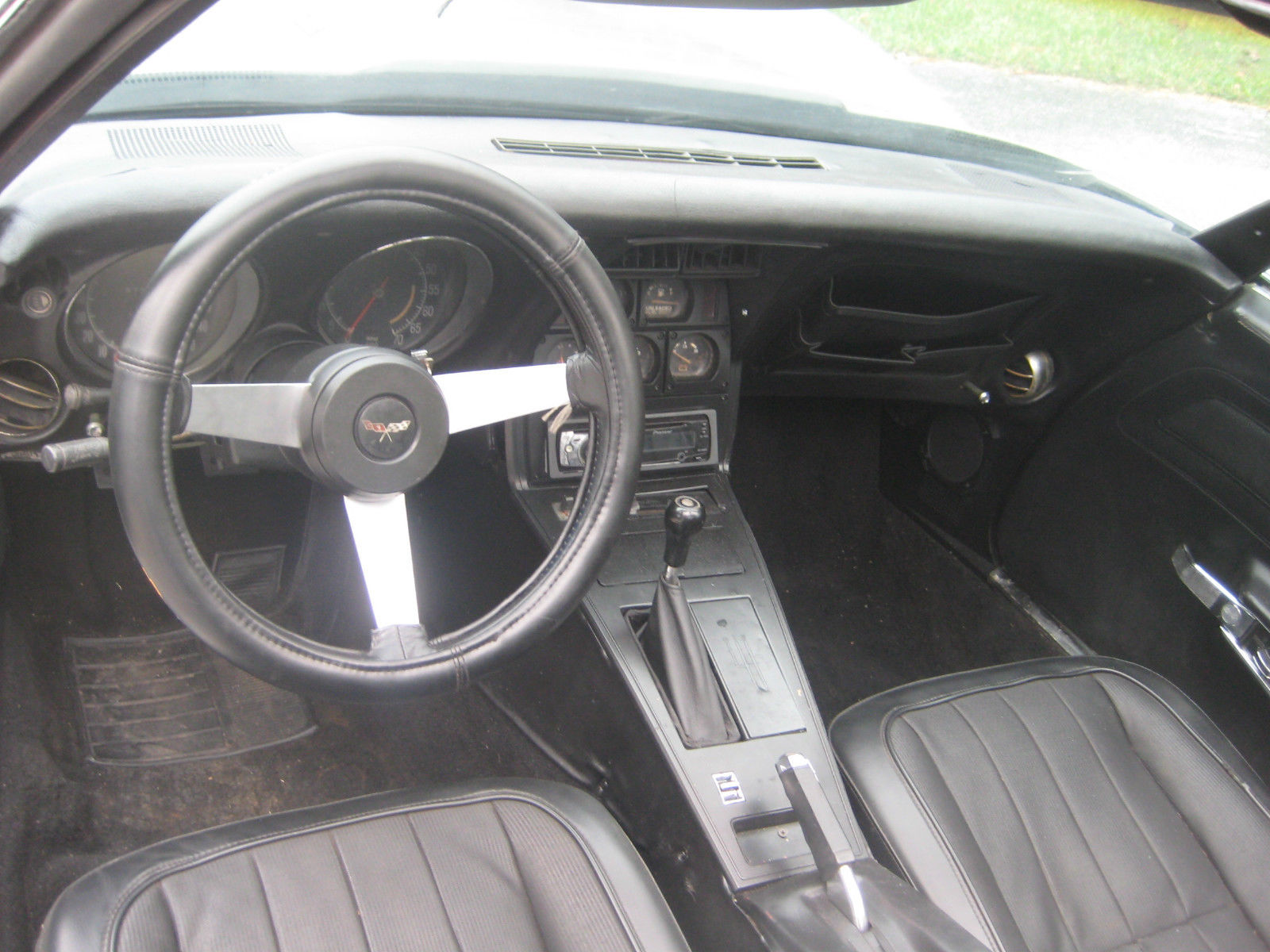 1977 Silver Chevrolet Corvette