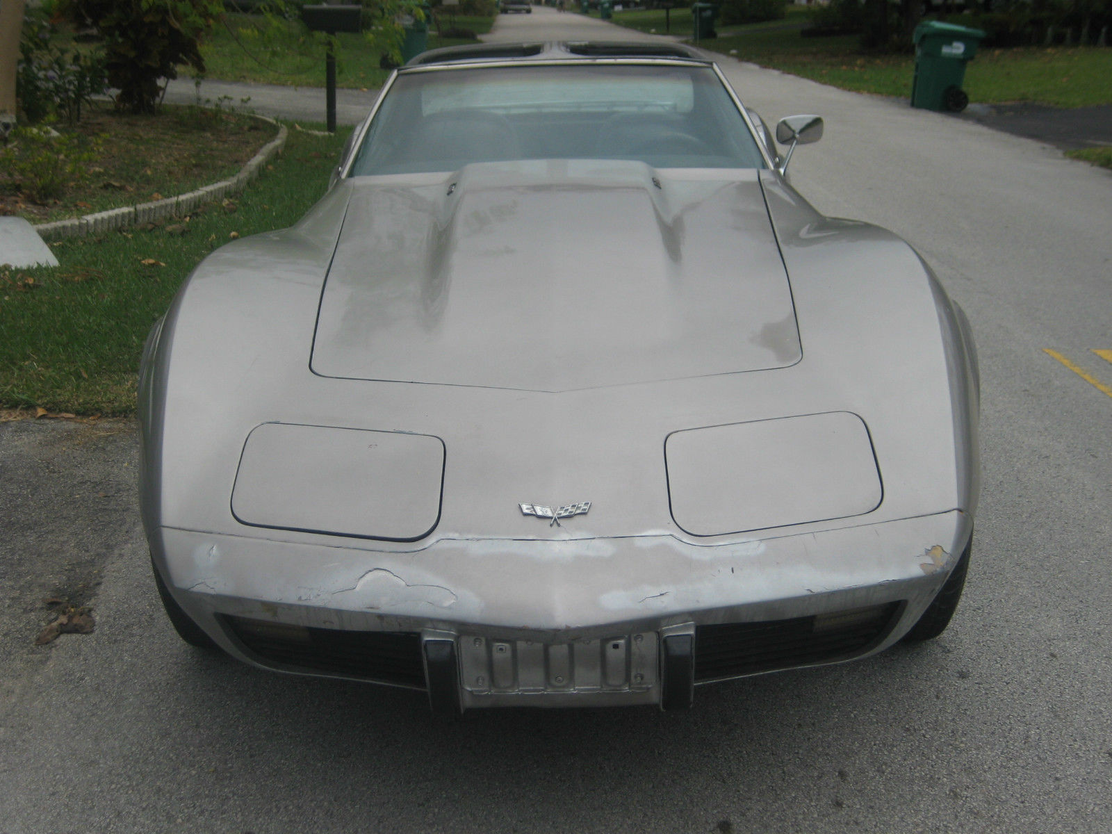 1977 Silver Chevrolet Corvette