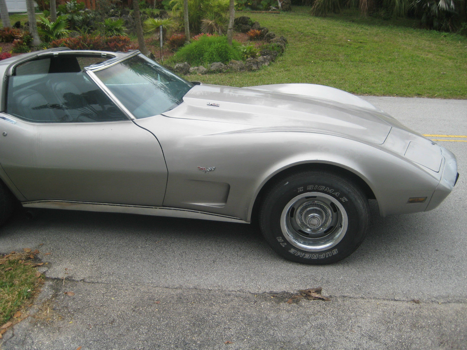 1977 Silver Chevrolet Corvette