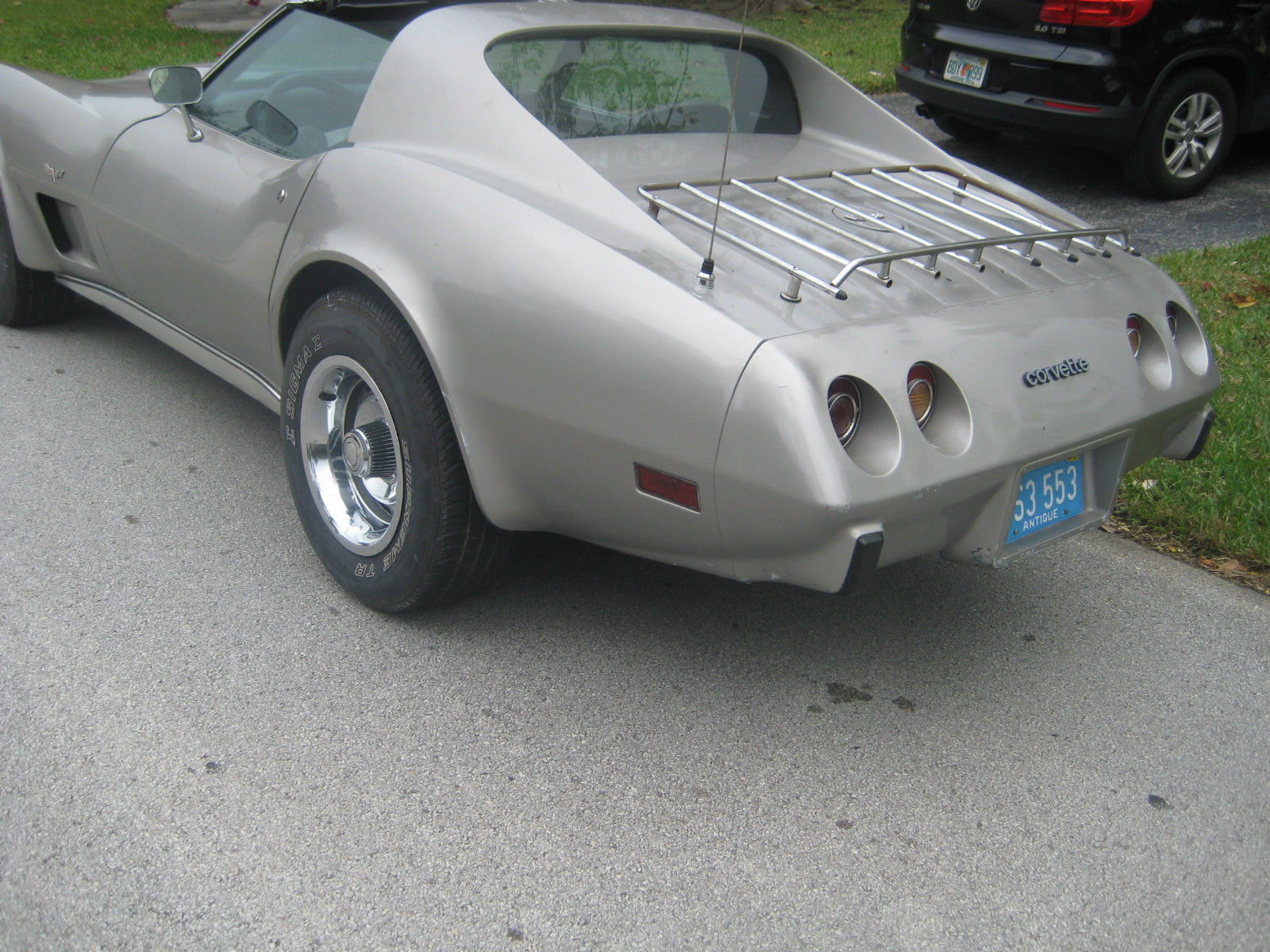 1977 Silver Chevrolet Corvette