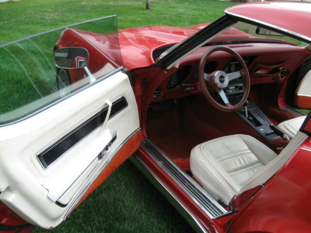 1977 Red Chevrolet Corvette Coupe
