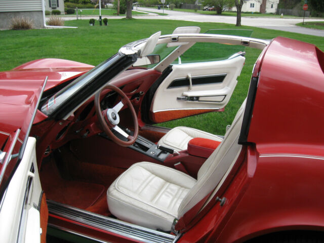 1977 Red Chevrolet Corvette Coupe