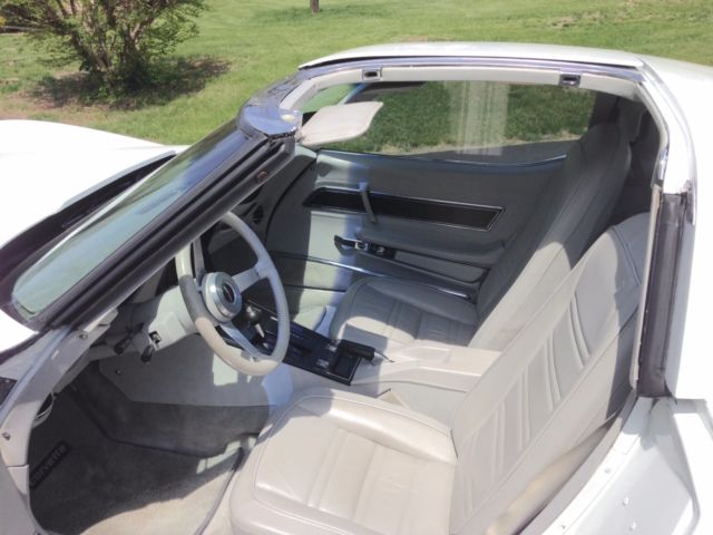 1977 White Chevrolet Corvette 2 door w/T Tops