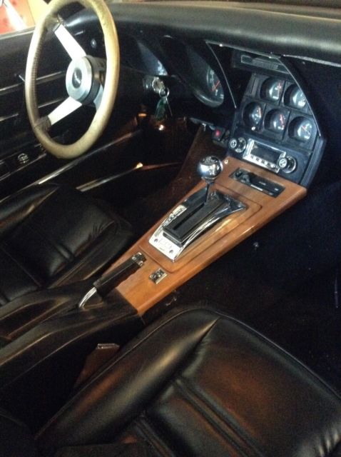 1977 Burgundy Chevrolet Corvette Coupe