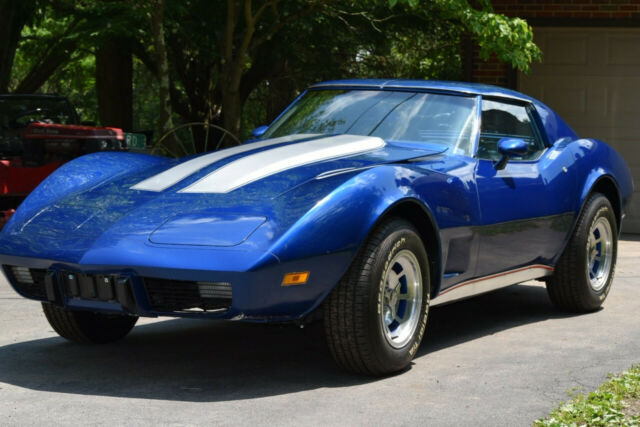 1977 Blue Chevrolet Corvette