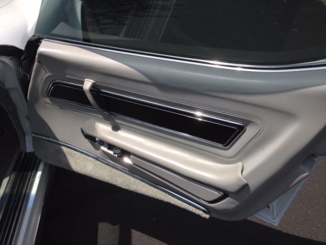 1977 White Chevrolet Corvette 2 door w/T Tops