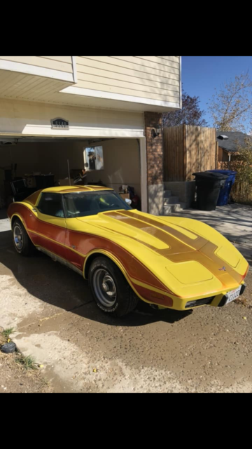 1977 Yellow Chevrolet Corvette Coupe