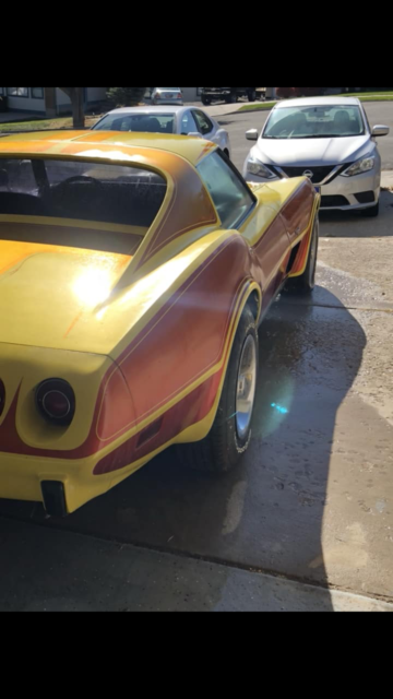 1977 Yellow Chevrolet Corvette Coupe
