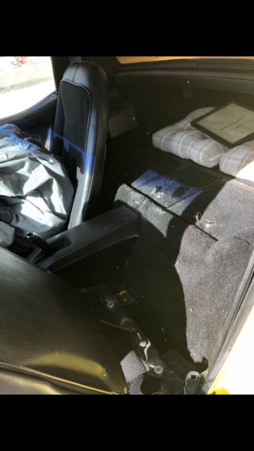 1977 Yellow Chevrolet Corvette Coupe